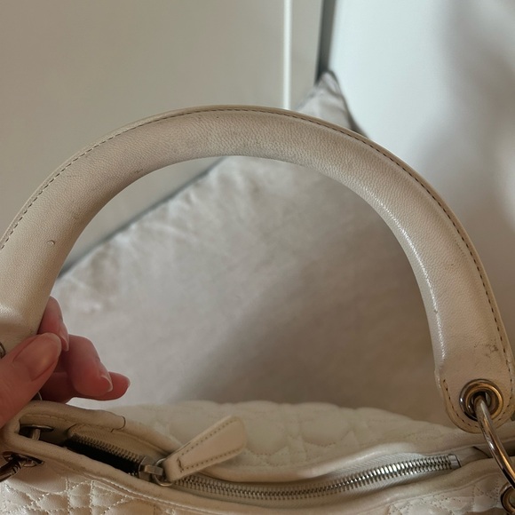 AUTHENTIC CHRISTIAN DIOR Leather Cannage Hobo - Picture 4 of 16